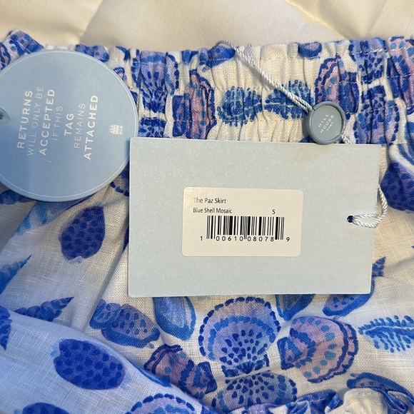 Hill House set - Picture 3 of 3